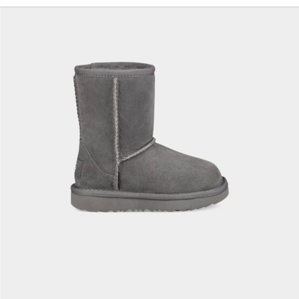 Toddler size 9 grey UGG boots